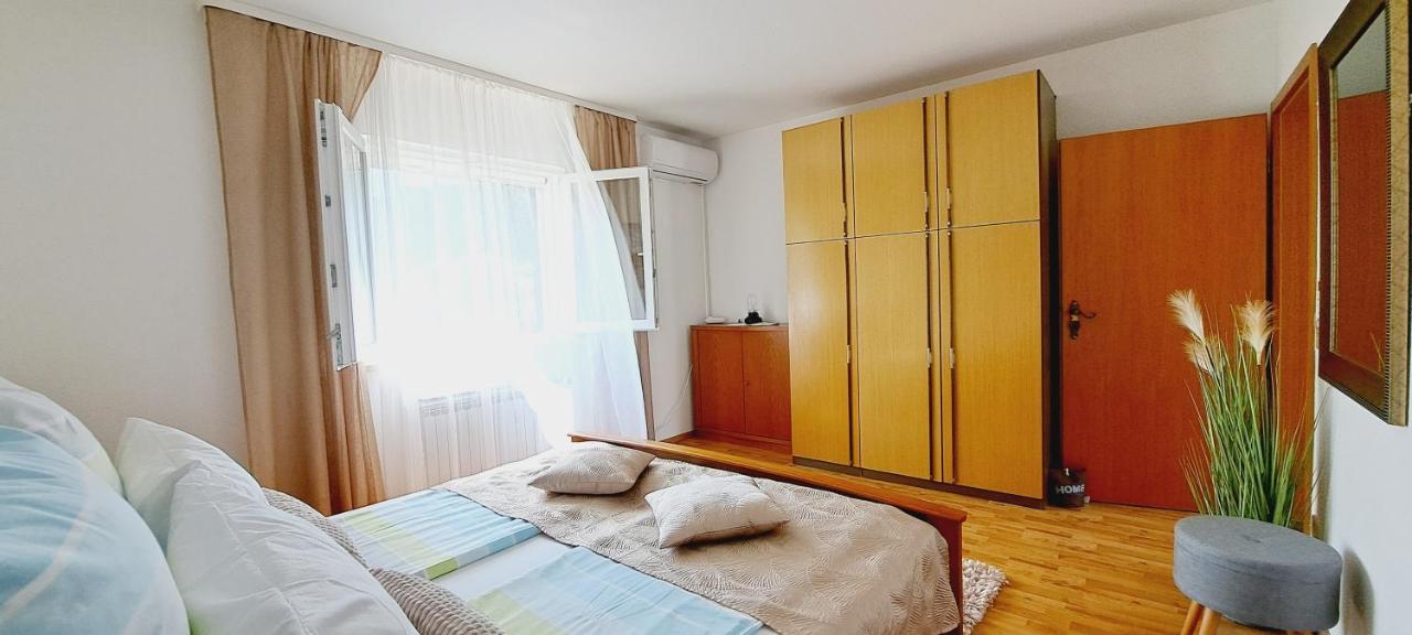 Apartments Darija & Pero ปูชิสชา ภายนอก รูปภาพ
