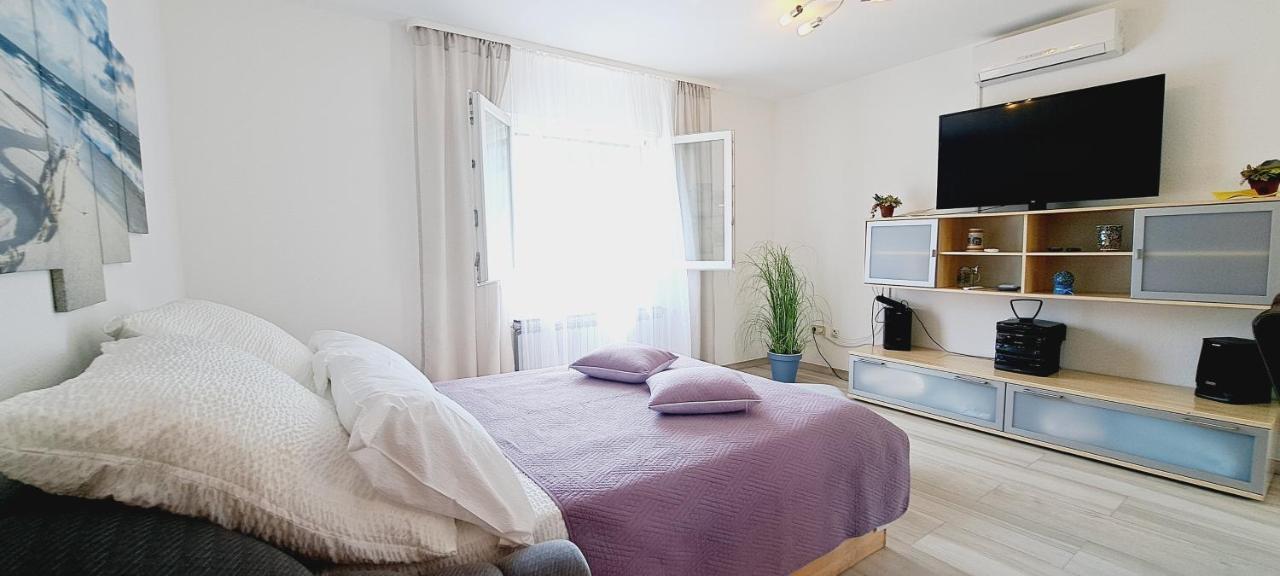 Apartments Darija & Pero ปูชิสชา ภายนอก รูปภาพ